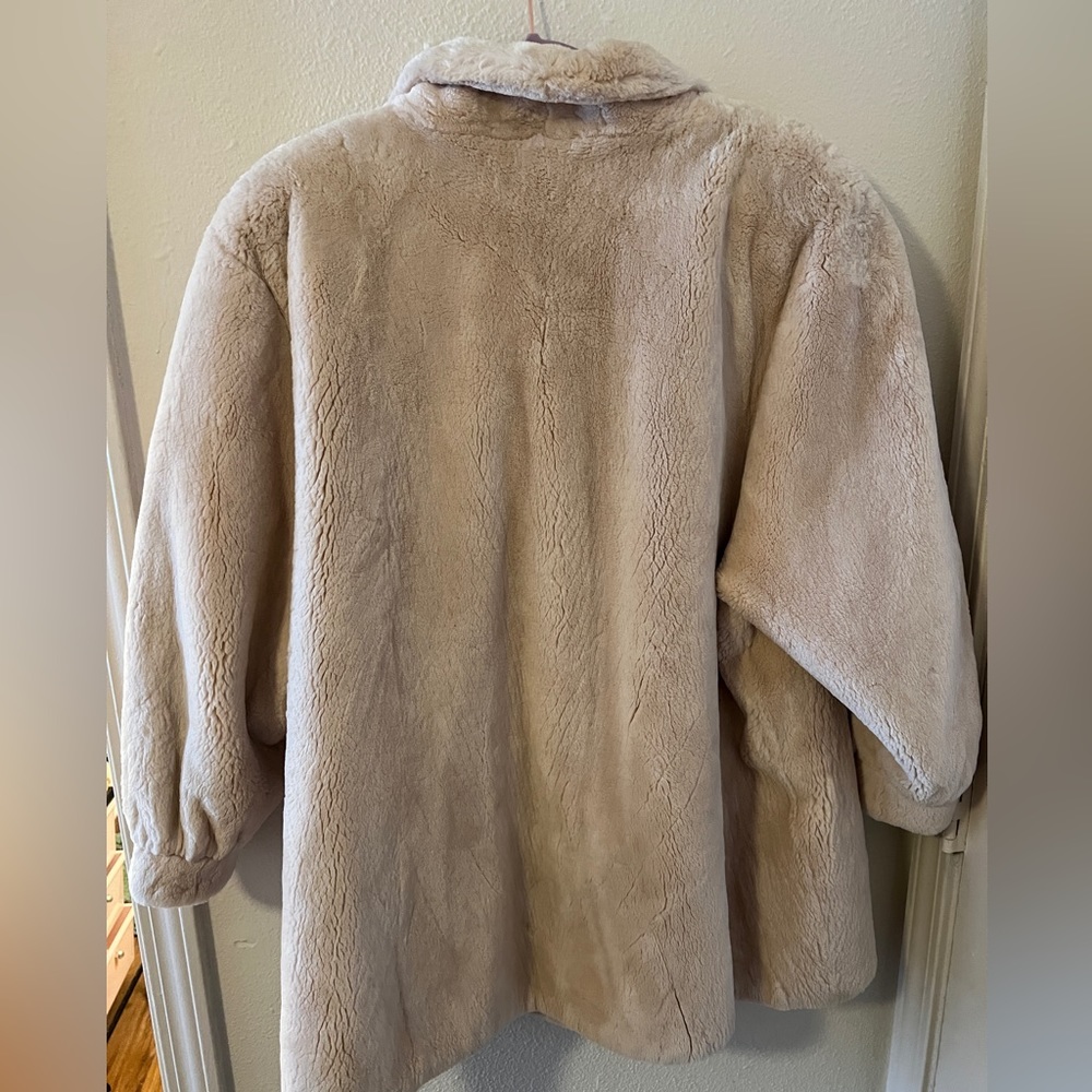 Vintage Fur Coat - Picture 3 of 8